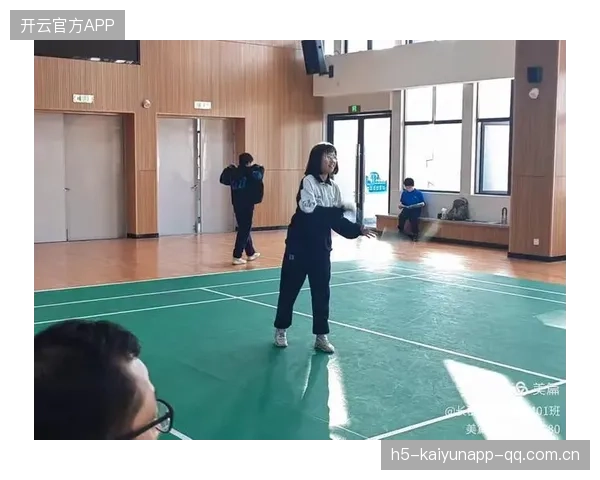 羽毛球轻挑致胜令人尖叫——突破极限的技术与激情